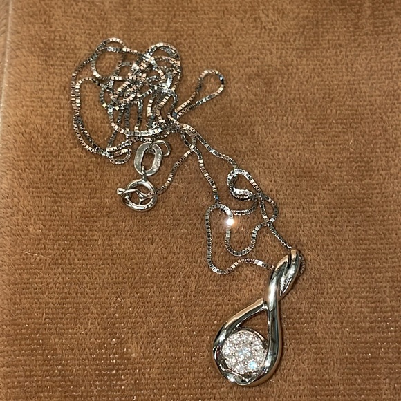 Solid Stamped 14K White Gold Natural Diamond Cluster Pendant Box Chain Necklace - Picture 6 of 14